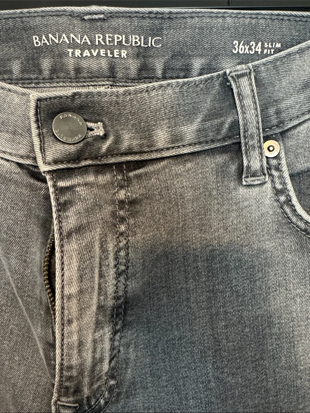 Banana Republic Slim Straight Men’s Jeans in Grey Wash Traveler 36 x 34